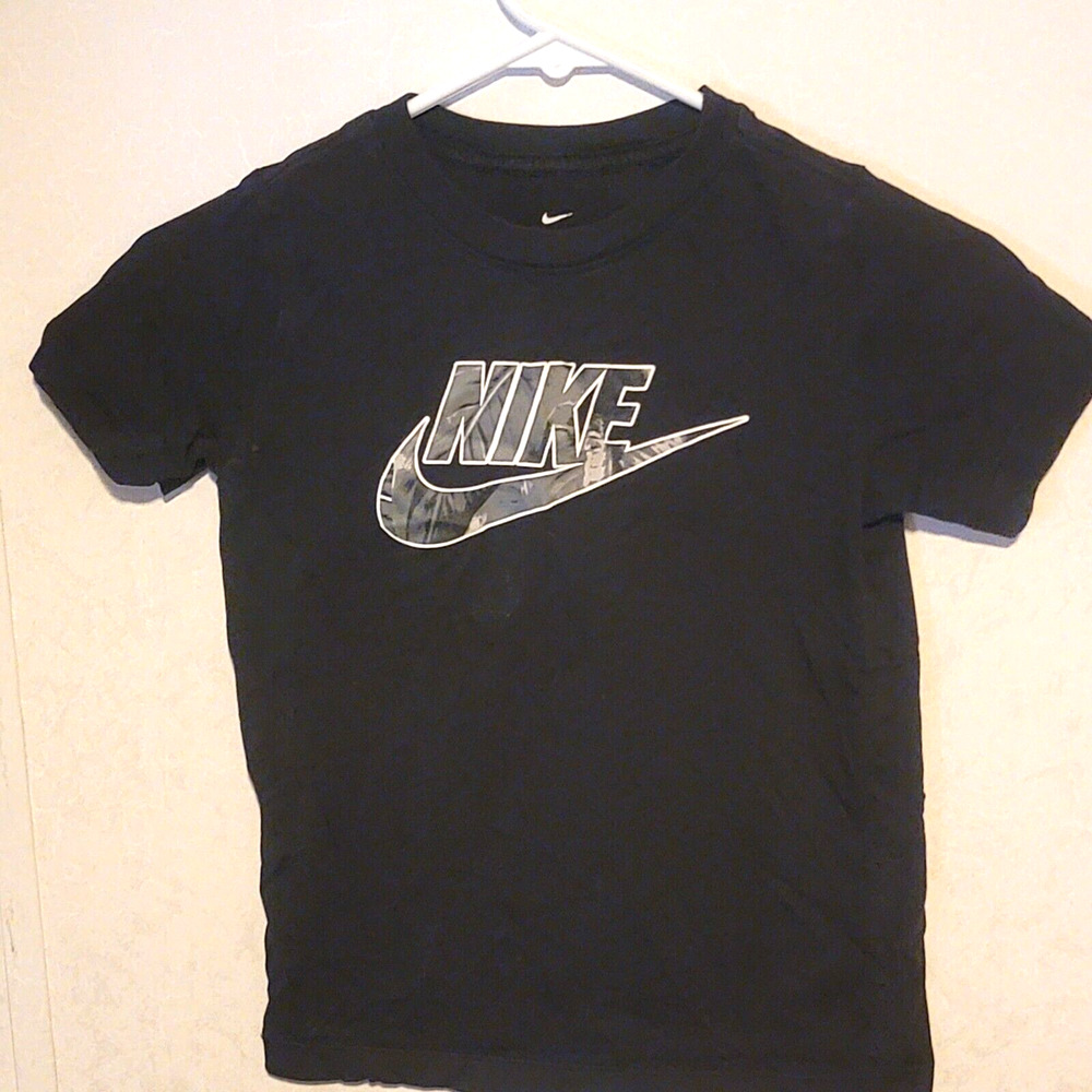 Nike Short Sleeve Boys T-Shirt sz S Black